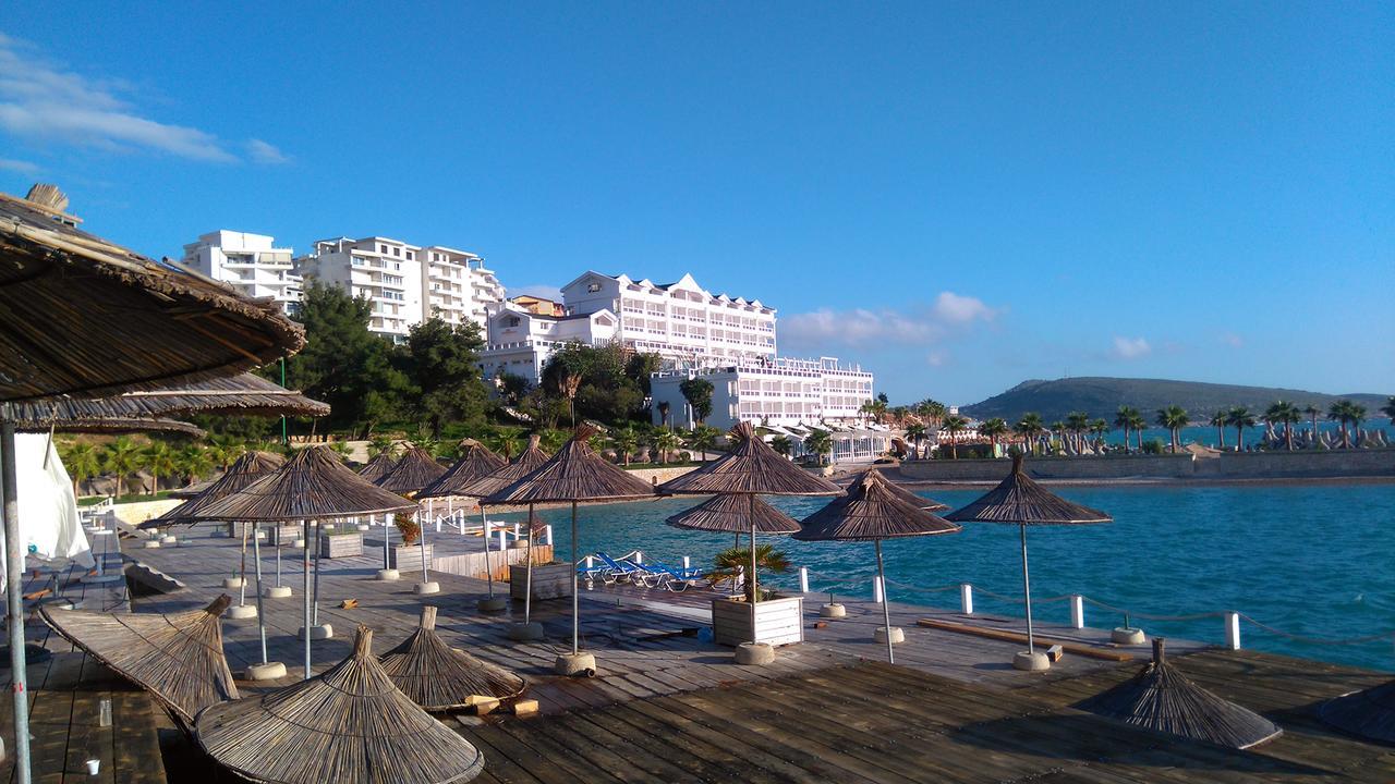 White Residence Apartament Sarandë 外观 照片